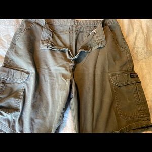 Wrangler cargo shorts size 38